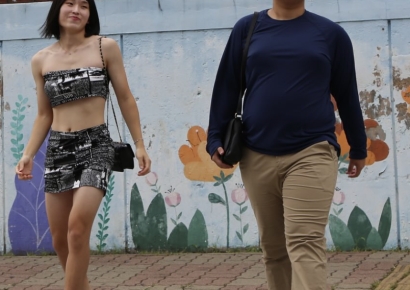 방시혁·과즙세연에 권은비까지…더 강력하게 돌아온 '의정부고 졸업사진'