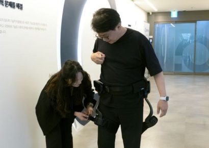 "마치 한 몸이 되는 근육을 얻은 느낌"…아이언맨 슈트 부럽지 않은 '착붙 K로봇'[백종민의 쇼크웨이브]