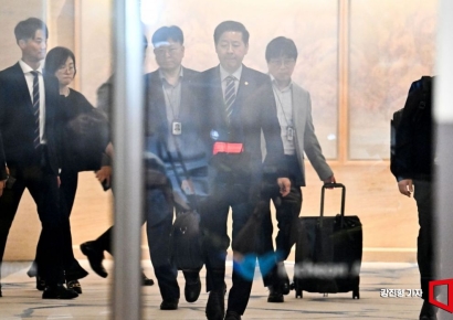 설득할까 설득당할까....관세폭풍 하루전 한미 '머니게임' 최후 담판 