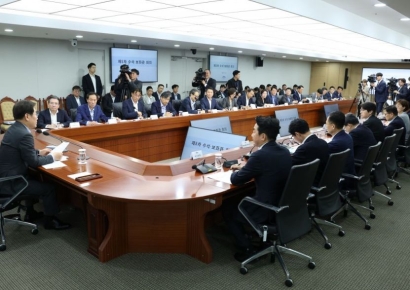 李대통령 "금융사들, 손쉬운 주담대 이자놀이 말고 투자 신경써야"