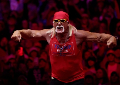 '프로레슬링 전설' 헐크 호건, 심장마비로 별세…향년 71세