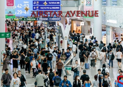 [포토] 해외여행객들로 붐비는 면세구역