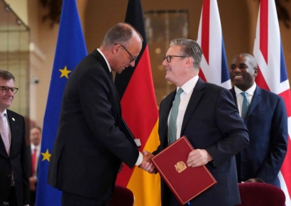 영·독 2차대전 후 첫 상호방위 조약…과거사도 잊게 한 러 위협[AK라디오]