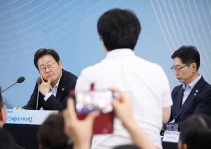 李대통령 "해수부 이전 신속 진행, 공기업·산하기관·출연기관도 부산으로"