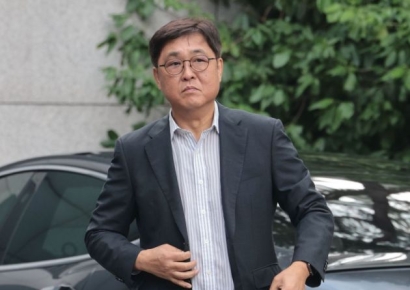 최휘영 "네이버 주식 전량 매도…자녀 증여세 적법 납부"