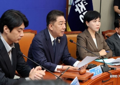 [포토] 김병기 "윤석열-신천지 밀월 드러나…국힘 민주 정당 아니야"