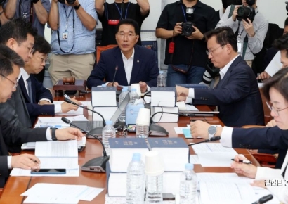 [포토] 고용노동법안심사소위원회 노란봉투법 심사