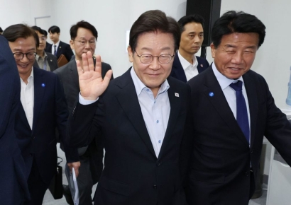 이 대통령, 광복절에 국민 1만명 초청해 임명식 개최
