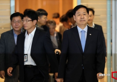 [포토] 구윤철 경제부총리, 관세협상 위해 미국행