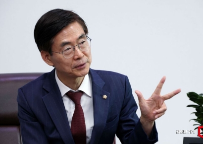 [국힘 당권주자 인터뷰]조경태 "좀비정당된 국힘, 당론 폐지로 민주주의 회복해야"