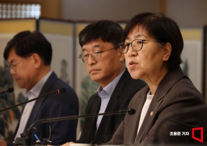 [포토] 발언하는 정은경 보건복지부 장관