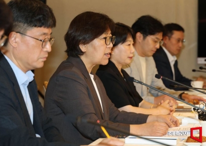 [포토] 정은경 복지장관, 중앙생활보장위원회 주재