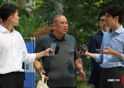 [포토] 취재진 질문에 답하는 명태균씨 