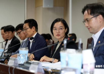 [포토] 한성숙 중기장관 "중소기업 기술탈취 근절"