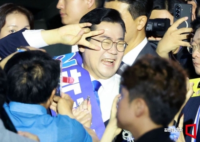 [포토] 전당대회 입장하는 박찬대 후보