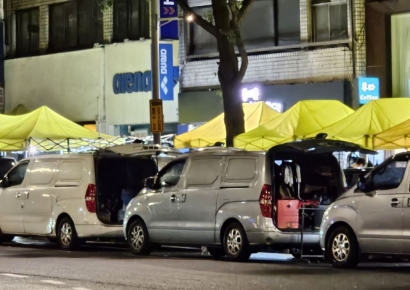 [짝퉁의 공습]①김건희 샤넬백 '40만원'…잠 못 든 욕망의 불야성[르포]