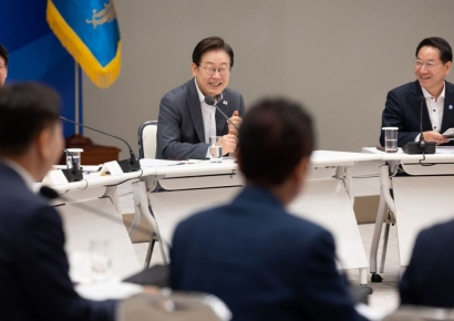 '첫 휴가' 李대통령, 한·미 정상회담 대비 '국익 안보' 구상  