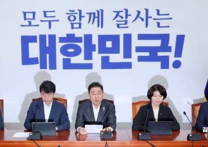 [포토] 김병기 "오늘 방송3법 처리…상법·노봉법도 8월 임시국회서 통과"