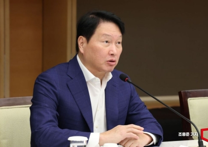 최태원 회장, '동거인 악성루머 제기' 유튜버들 고소·손해배상 청구