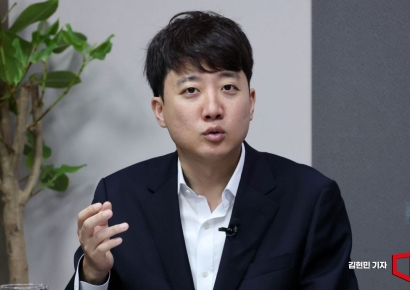 복당 1순위에 나홀로 이준석 선택하자…이준석 "안철수, 옳고 강한 분"