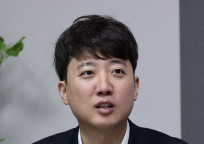 "5월 9일까지 집 팔건가"… 이준석, 정부·여당 공개 저격