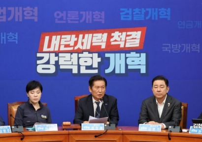 與, 사법개혁특위 출범…정청래, 종교계 찾아 '여론·동력' 확보 박차