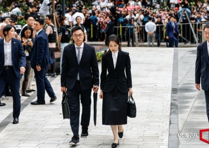 [포토] 고개 숙인 김건희 여사