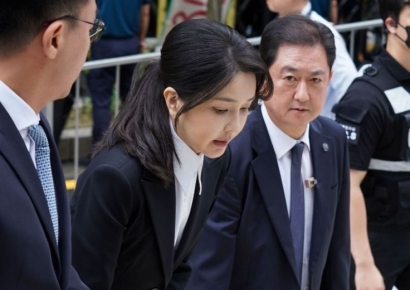 "김건희, 선풍기와 친해지고 국물에 밥 말아 겨우 끼니 해결해야 할 것" 