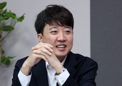 이준석 "이 대통령, 우회전 깜빡이 켜고 좌회전은 기만"[소종섭의 속터뷰]
