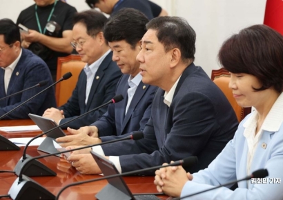 [포토] 김병기 원내대표 "선택적 수사로 무너진 검찰 바로 세울 것"