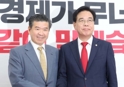 [포토] 제임스 김 암참 회장 만난 송언석