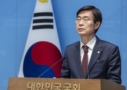 조경태 "尹에 목매다는 김문수, 당 대표 후보직 사퇴해야"