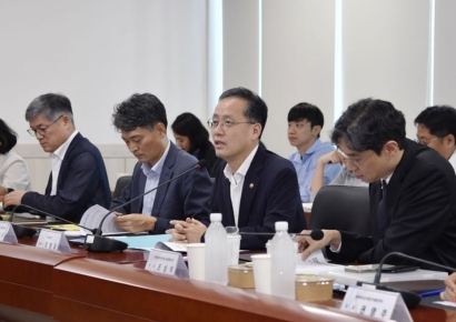 정부, 먹거리 물가 부담 완화 총력…배추 1만7000톤 방출  