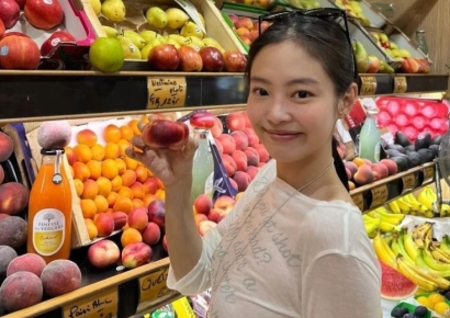 "까불지 마라"…블핑 제니가 입자 난리난 '3만원짜리 티셔츠'