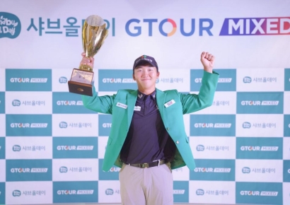 '필드와 스크린 강자' 김홍택, 이번엔 G투어 최다승