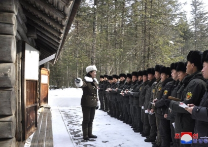 광복 80주년 백두산 답사 독려하는 北, 이유 살펴 보니 