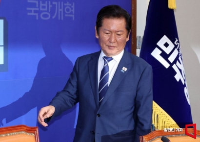 조국 사면이 정청래 견제용?…정청래 "박찬대 당대표면 안됐나? 실소 나와"