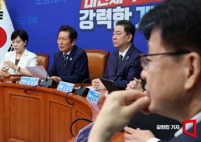 [포토] 정청래 “끝까지 거짓말 일관한 김건희 구속은 사필귀정”