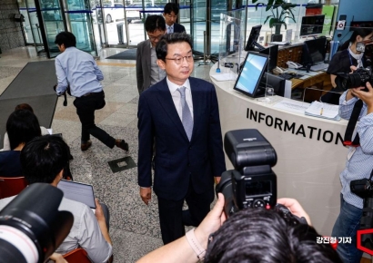 [포토] 인사청문 사무실 들어서는 이억원 금융위원장 후보자