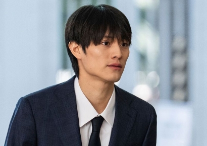 "같이 화장실 가자" 女통역사 성추행한 아이돌…"큰 대가 치렀다"