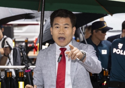 전한길 귀국 "내가 BTS인줄...장동혁 누구와 갈지 선택하라"