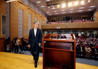 '이복현과 다르다'…이찬진 금감원장 "독자적인 행동 없다"