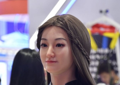 中 '임신' 로봇 개발 발표…내년 상용화 정말 가능하나[시사쇼]