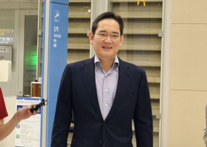 이재용, 17일만에 미국 출장 마치고 귀국 "내년 사업 준비"