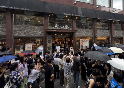 너도나도 뛰어들더니 '고등학생'도…요즘 난리난 핫플 보면 꼭 있다는 것[빵값의 비밀]