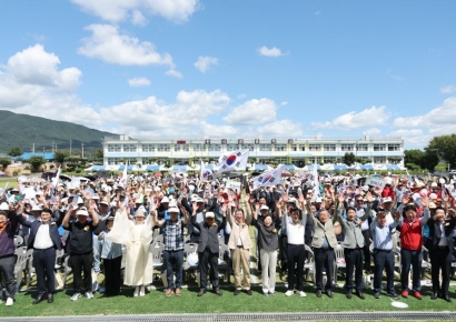 광복의 함성 포항 신광에 울려퍼졌다!… 광복 80주년 기념 축구·민속경기 성료
