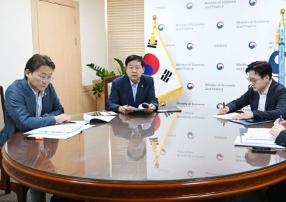 수년째 석유화학 골병...구조조정 칼 빼든 정부(종합)