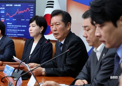 [포토] 정청래 "김형석 망언 참담…우리 민족 독립 역사 부정하는 것"