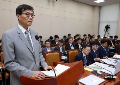 [포토] 이창용 “대내외 불확실성 여전…내수는 회복세”