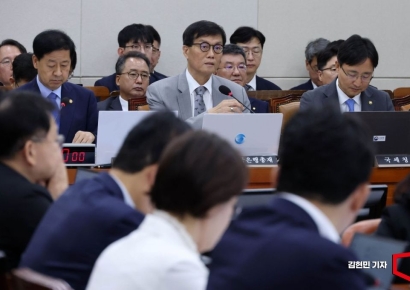 [포토] 이창용 "하반기 내수 중심 회복세…부동산 안정 지켜봐야"
